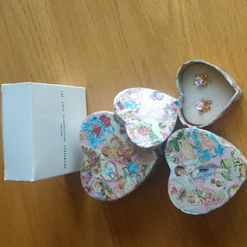 Avon heartfelt sentiments gift box with pierced earrings. 3 nesting heart boxes